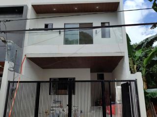 Munting Dilaw Cainta House and Lot For Sale with 4 Bedrooms near Felix Ave Sta Lucia East Mall SD