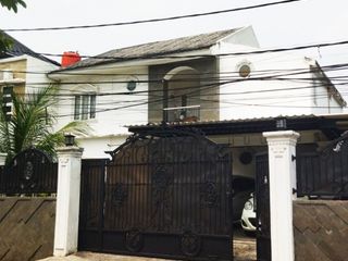 Termurah! Rumah Jl. Karyawan IV, Karang Timur, Karang Tengah, Kota Tangerang
