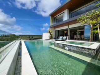 DIJUAL / FREEHOLD : Luxury Villa 3 Beds, Ocean View & Airport View, Jl. Cempaka Mas, Jimbaran, Kuta Selatan, Badung, Bali