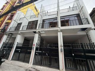 Sampaloc Townhouse Last Unit Left near Nagtahan Lacson Avenue Manila SD