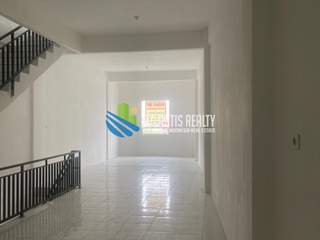Dijual dan disewa kan Ruko 4 lantai Di Pinang Tangerang