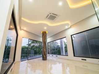 [DIJUAL] Gedung Komersial Strategis 4 Lantai di Sanur (Padang Galak)