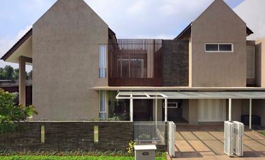 Dijual Rumah Mewah Bernuansa Villa di Pondok Hijau Golf Cluster Sapphire