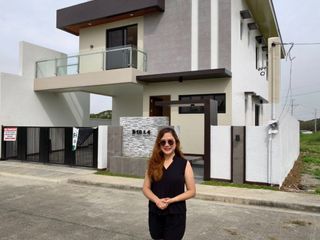 MULBERRY SINGLE DETACHED - ORCHARD GOLF & COUNTRY CLUB  Prime Location near Imus Aguinaldo Highway
