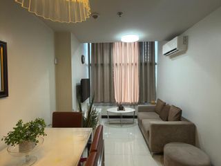 One Central, Makati: GOOD DEAL 1BR Unit for Sale!