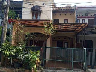 Dijual Cepat Rumah 2 Lantai Murah
Villa Bintaro Regency
Pondok Aren, Tanggerang Selatan.