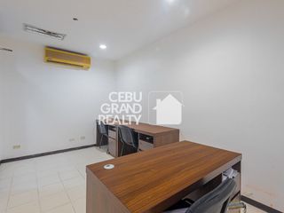 Modern Office with Built in Desks at Cebu Business Park