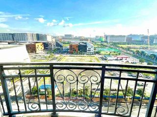1BEDROOM with balcony  Monarch Balmoral Suites @Php4.5M