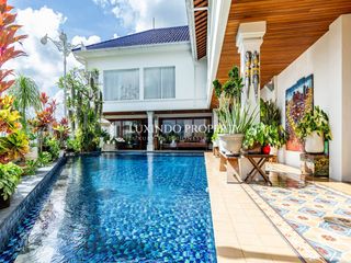 DIJUAL VILLA DENGAN 6 KAMAR TIDUR DI MUNGGU