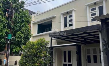 Rumah 2 Lantai di Taman Galaxy Dekat Area Bisnis Bekasi
