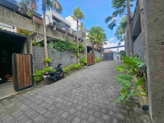 rumah lantai 2 kesiman petilan