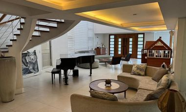 FOR SALE – Luxury House & Lot in White Plains Village, Quezon City PP CODE: 3503