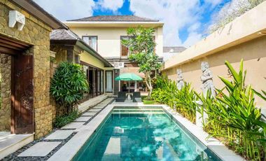 Tropikal 2 Bedroom Villa di Lingkungan Private Villa Jimbaran