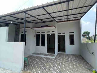 Siap huni.. sudah free pagar dan canopi nya..