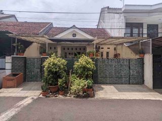 Dijual Rumah siap Huni lingkungan nyaman view Taman di Pamulang Permai Tangerang Selatan