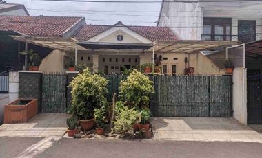 Dijual Rumah siap Huni lingkungan nyaman view Taman di Pamulang Permai Tangerang Selatan