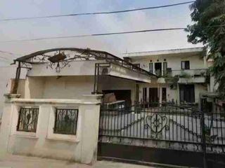 DIJUAL MURAH BANGET RUMAH KOST AKTIF di GANDARIA SELATAN