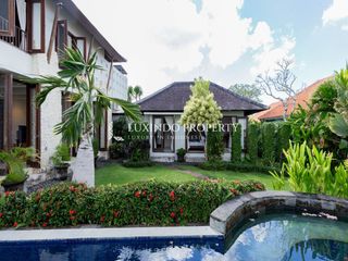 DIJUAL VILLA DENGAN 2 KAMAR TIDUR DI BUMBAK, KEROBOKAN