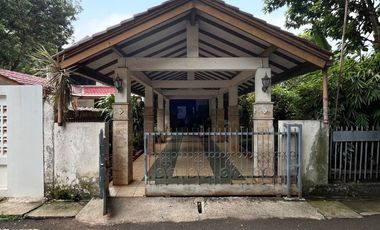 HOT SALE GOOD DEALS  FOR SALE / DIJUAL RUMAH LAMA WIDYA CHANDRA - SCBD AREA - JAKARTA SELATAN PRIME AREA, JALAN LEBAR