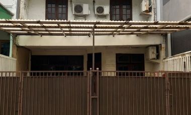 Jual Rumah Sunter Jakarta Utara, Pagi Hari Berlimpah Cahaya (Hadap Timur) & Asri!