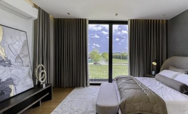 Luxurious 5BR House For Sale in Alabang West, Daang-Hari Road, Las Piñas City