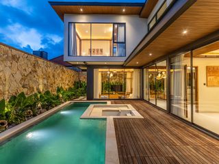 FOR LEASEHOLD & MONTHLY RENTAL Designer Luxury Tropical Villa at Seminyak