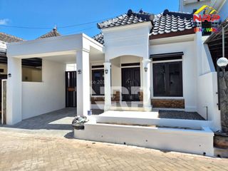 Dijual Rumah Dengan Konsep Modern Klasik  di Perum. Mendut Regency - Banyuwangi