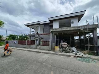 4 Bedroom House For Sale With Swimming Pool in Pacific Grand Villas Lapu lapu City