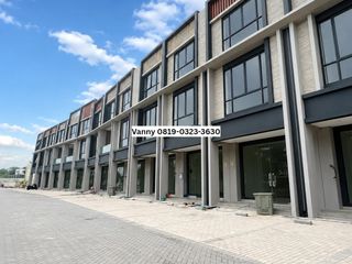 Dijual Ruko Baru 3 Lantai Hadap Boulevard 36,5 Meter Strozzi Commercial Summarecon Gading Serpong