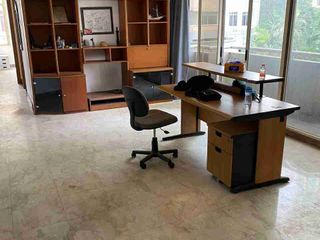 Apartment Grand Slipi Tower Luas 118m2 3+1 BR ada balkon. low floor semi furnish Jual Cepat