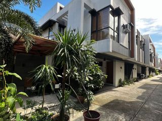 FOR LEASE Townhouse in Glendale Heights, Quezon City