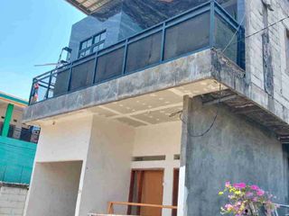Dijual Harga Spesial Rumah Kos-kosan 2 Lantai Posisi unfurnish belum selesai renovasi dijual Rungkut Surabaya