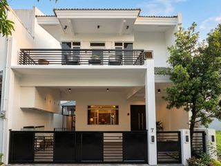 FOR SALE 3-Bedroom House & Lot in Mahogany Place 1, Acacia Estates, Taguig for ₱39,000,000!