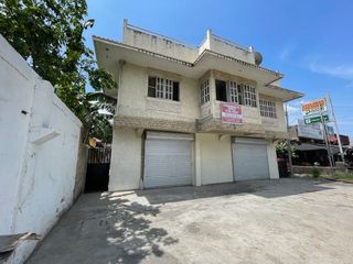 Strategic Commercial Space with Pantries in Lapu-Lapu