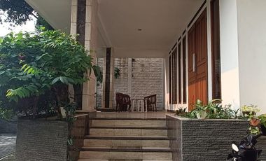Dijual Rumah 2 Lantai di Cipete Jakarta Selatan (Jalan Raya)