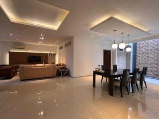 Harga di bawah njop. Rumah  bagus di sunter, jakarta utara, jalan depan 3 mobil, bebas banjir, semi furnished, lingkungan eksklusif.