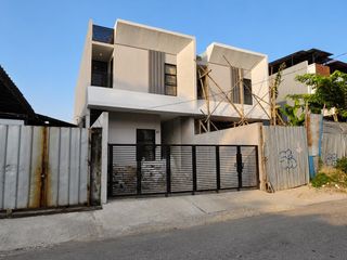 Rumah LELANG Murah Siap Huni Strategis bagus di ⁠Jl.Rancamanyar Raya