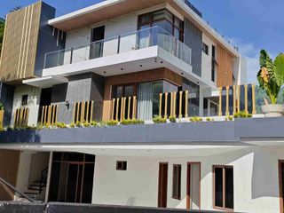 7 bedroom s with swimming pool house and lot in Vista grande, Cebu
