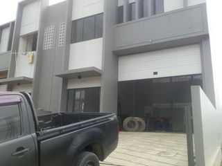 Dijual Gudang Bagus Siap Pakai SHM di Taman Tekno X BSD Tangerang