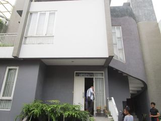 Dijual cepat rumah 2 lantai Grand Viyasa jati mekar Jati asih Bekasi kota
