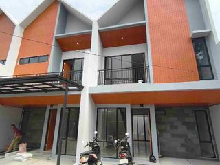 Rumah 2 Lantai 650jt, 4 menit ke Vida Bekasi, SHM, Kota Bekasi, Strategis, Lingkungan Asri, Sejuk, Private Cluster, One gate system