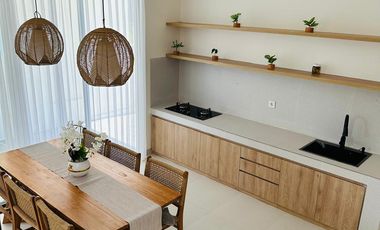Villa Baru Modern Bergaya Santorini di Goa Gong – View GWK, Freehold, Full Furnished