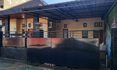 Rumah di Pulau Moyo Denpasar