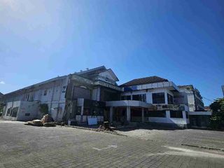 Disewakan Gedung Ex Supermarket di Sunset Road