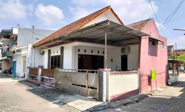 Rumah Dalam Perumahan Sleman, Lokasi Starategis - Er