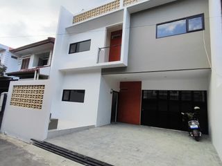 Rumah Baru 2 Lantai Siap Huni di Turangga Bandung
