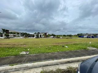 GREAT DEAL! ALABANG WEST: Residential Lot for Sale, 315 sqm, facing South, PRIME location nr clubhouse, P90,000/sqm