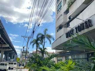 FORECLOSED 102 sqm w/ Parking Condo In WEST TOWER Bangkal Makati : Ok for FINANCING