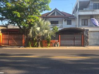 Rumah Strategis 2 Lantai di Jl. Adi Sucipto, Colomadu, Solo