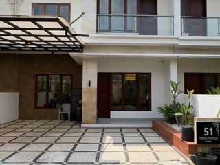 RUMAH SEMI VILLA MODERN DI TAMAN SEMINYAK SUITES